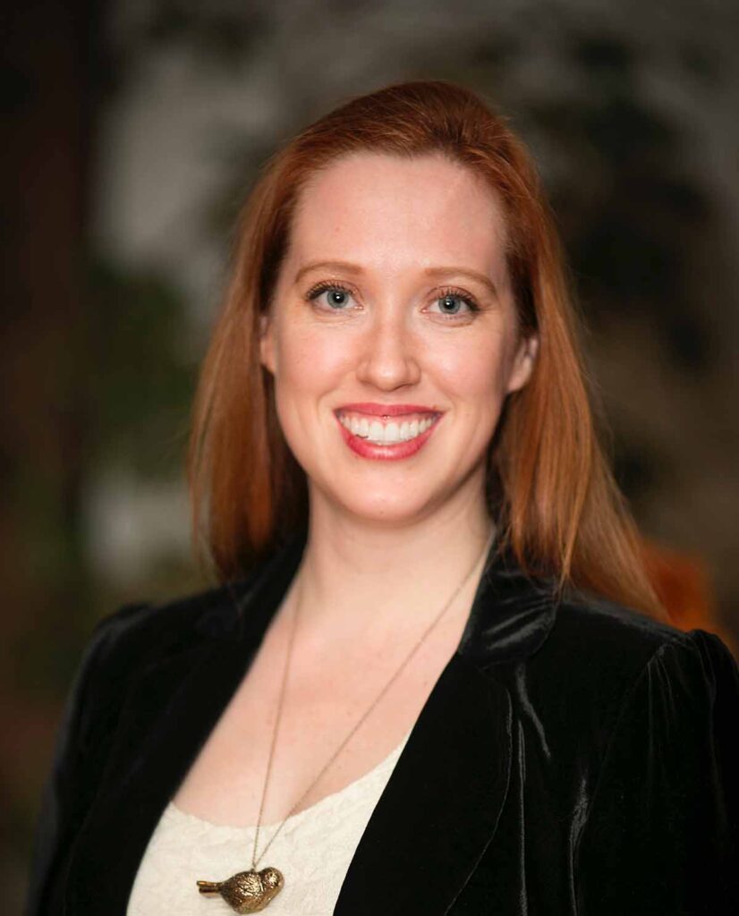 Stephanie Rohr headshot