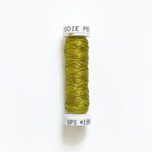 au ver a soie perlee olive green silk embroidery thread 199 on spool