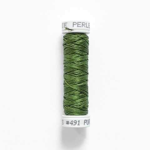 au ver a soie perlee green silk embroidery thread 491 on spool