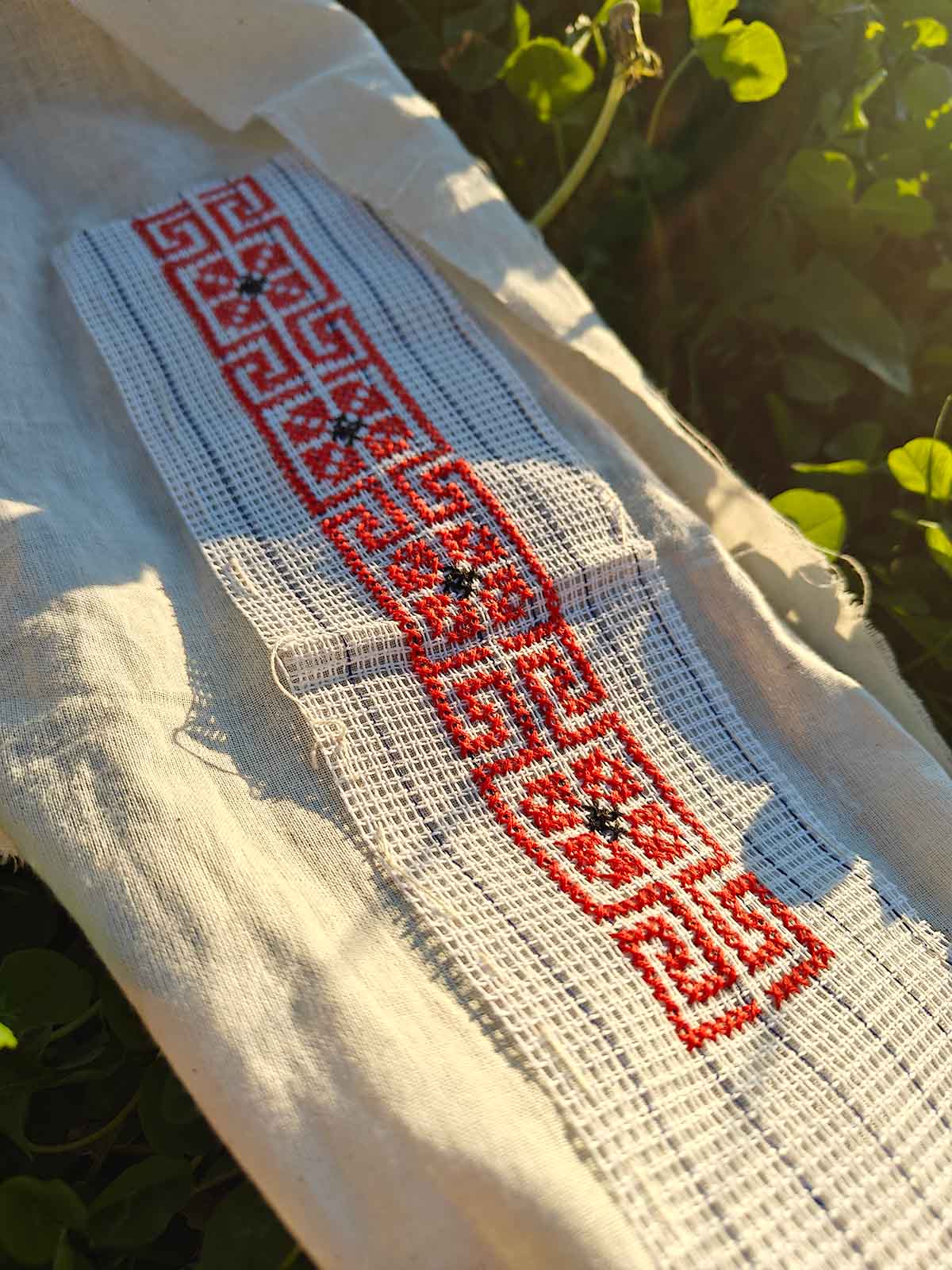 tatreez using waste canvas in progress